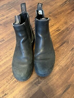 Blundatone women ankle boots size 6